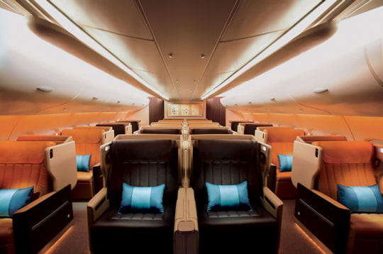 l'a380 de singapore airlines comporte 471 sièges répartis en 3 classes : 399