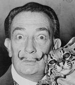 Salvador Dali et sa moustache en forme de crocs