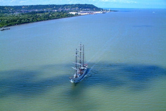 vendredi 4 juillet 2008,&nbsp;les voiliers arrivent pour l'armada 2008.