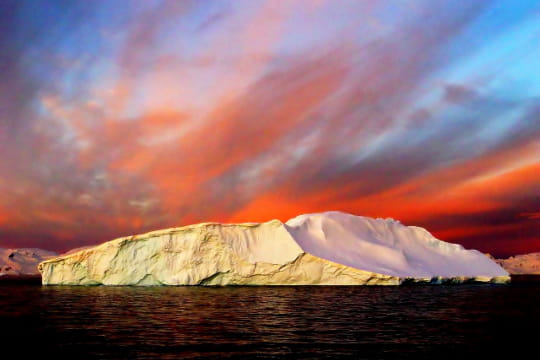 l'arctique et l'antarctique en couleur