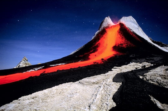 Le volcan sacré