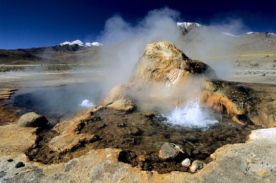 Vaste champ de geysers