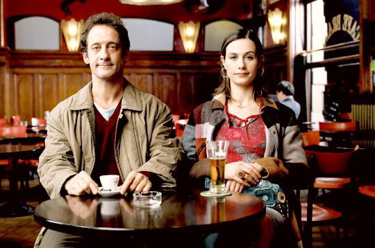 la confiance règne (2004) : cette photo avec cécile de france et vincent lindon