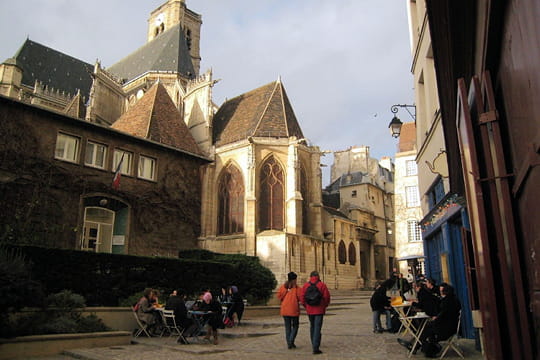 http://www.linternaute.com/sortir/escapade/balade-dans-le-paris-medieval/image/rue-barres-893489.jpg