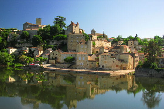 http://www.linternaute.com/sortir/escapade/les-plus-beaux-villages-medievaux-de-france/image/plus-beaux-villages-medievaux-france-1118552.jpg