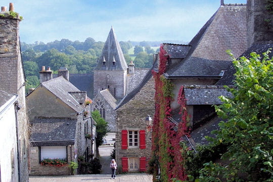http://www.linternaute.com/sortir/escapade/plus-beaux-villages-de-bretagne/image/rochefort-en-terre-561905.jpg