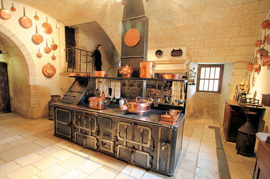 les cuisines du château&nbsp;sont installées dans une salle voûtée sur croisée