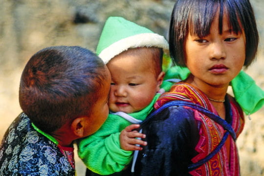 http://www.linternaute.com/voyager/asie/photo/les-100-plus-belles-facettes-de-la-thailande/image/enfants-hmongs-a-chiang-mai-513920.jpg