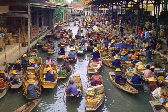 http://www.linternaute.com/voyager/asie/photo/les-100-plus-belles-facettes-de-la-thailande/image/marches-flottants-bangkok-513948.jpg