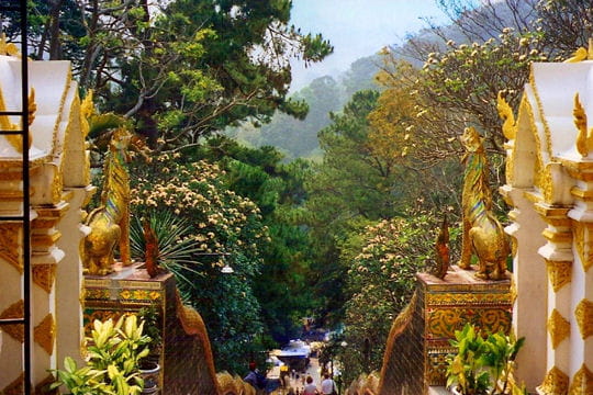 http://www.linternaute.com/voyager/asie/photo/les-100-plus-belles-facettes-de-la-thailande/image/tout-l-or-temples-514281.jpg