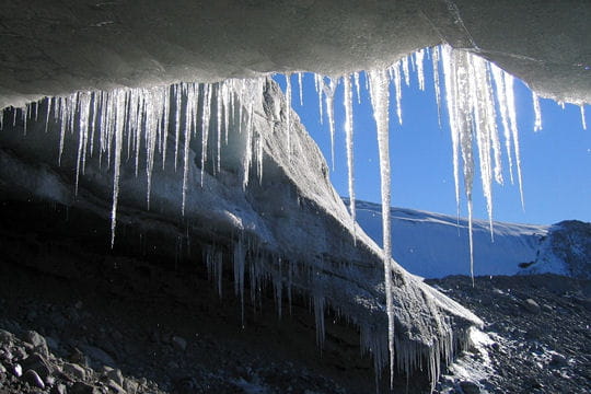 http://www.linternaute.com/voyager/magazine/photo/25-destinations-que-l-hiver-subliment/image/groenland-pays-l-hiver-338102.jpg