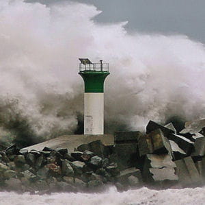 sur les côtes françaises, même en cas de grosses tempêtes, les vagues dépassent